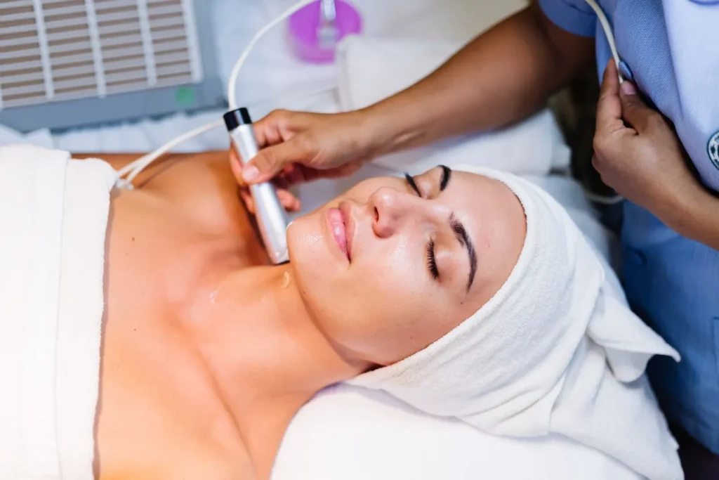 Maestría en Aparatología Estética Avanzada RF HIFU y Equipos 2