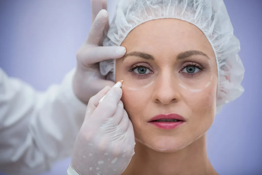 Maestría en Blefaroplastia y Rejuvenecimiento Periocular Avanzado 3