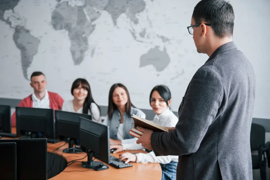Diplomado en Dirección de Centros Educativos 1