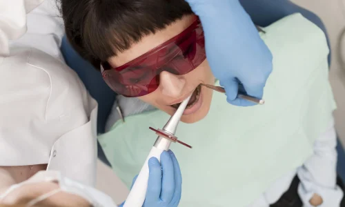 Diplomado-en-Tecnicas-Avanzadas-de-Blanqueamiento-Dental-scaled-1.webp